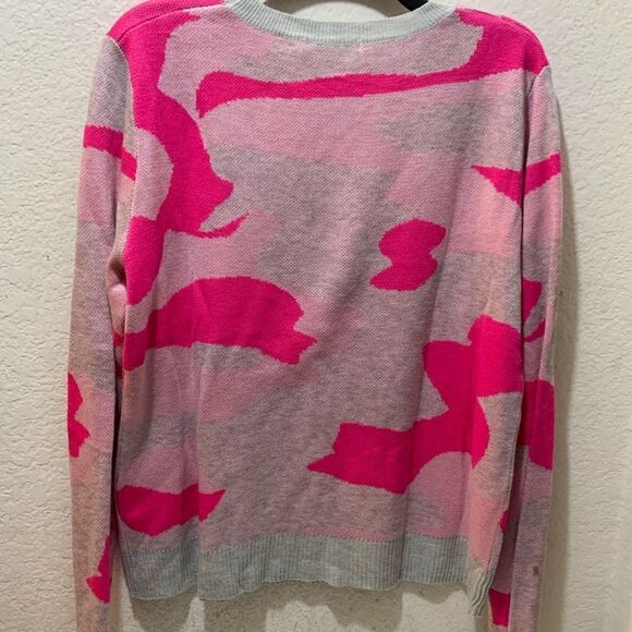 NEW Fate neon pink camo sweater.Super soft light weight size L - Picture 7 of 11